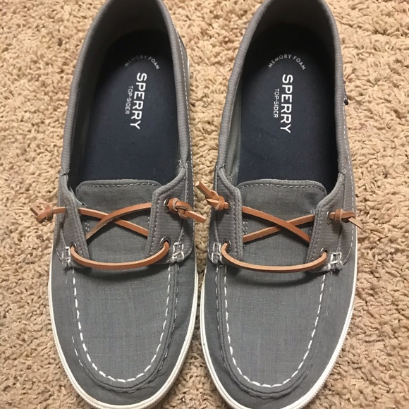 navy sperrys
